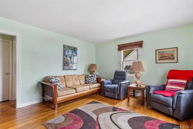 $749,990 | 7 Elsa Avenue, Pleasantville, NY 10570