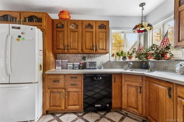 $749,990 | 7 Elsa Avenue, Pleasantville, NY 10570