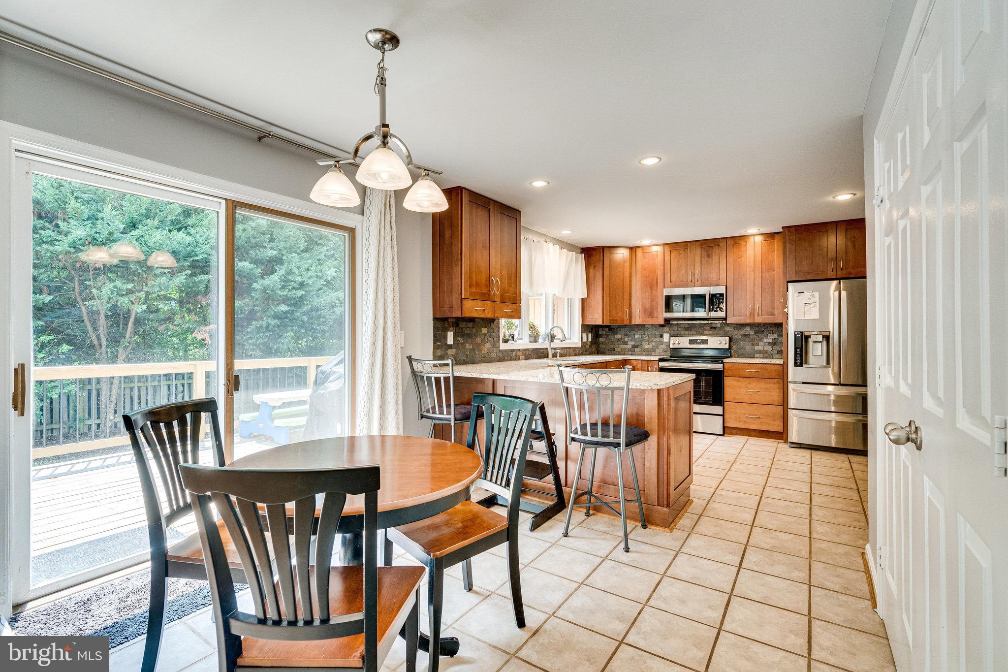 11 Rutledge Court Sterling, VA 20165 - Photo 12 of 38 Gallery Image 12
