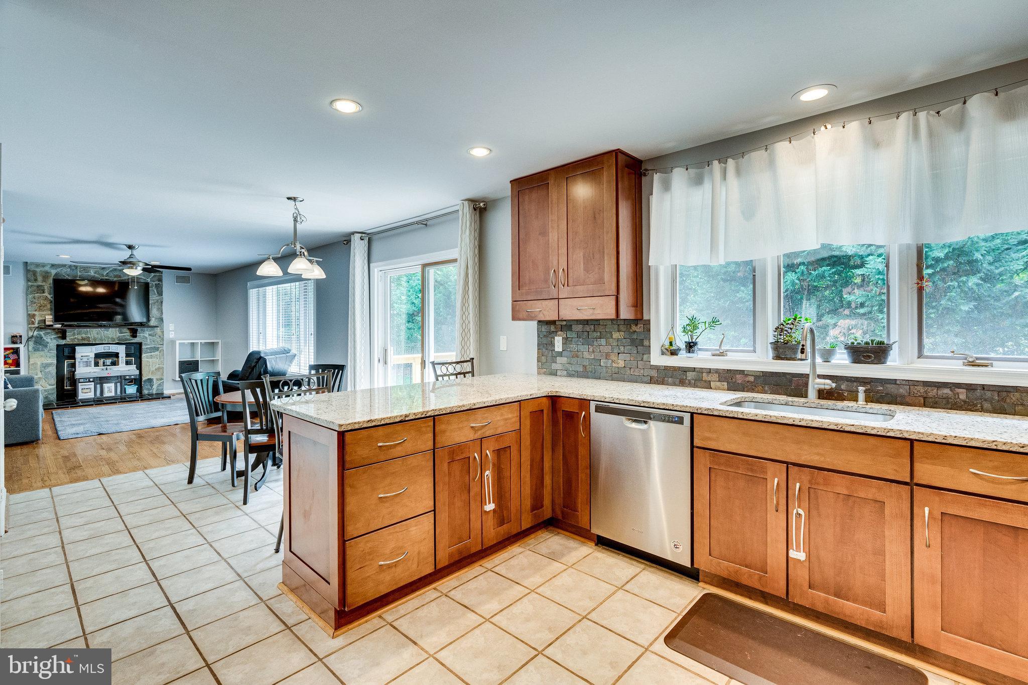 11 Rutledge Court Sterling, VA 20165 - Photo 14 of 38 Gallery Image 14