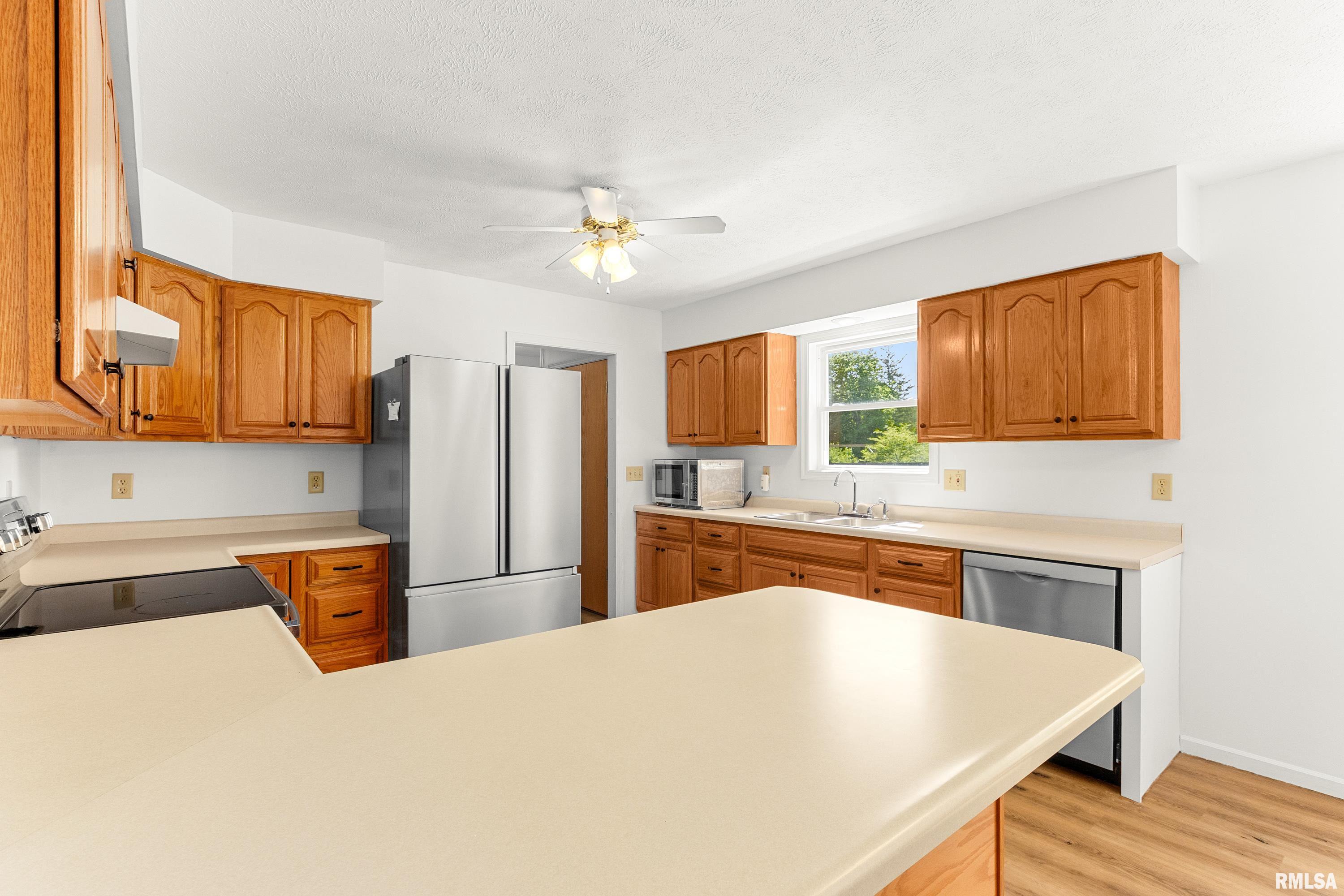309 North 3rd Street Secor, IL 61771 - Photo 9 of 27
