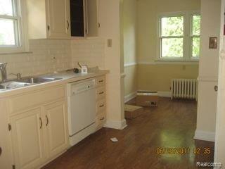 242 Kerby Road Grosse Pointe, MI 48236 - Photo 5 of 9 Kitchen
