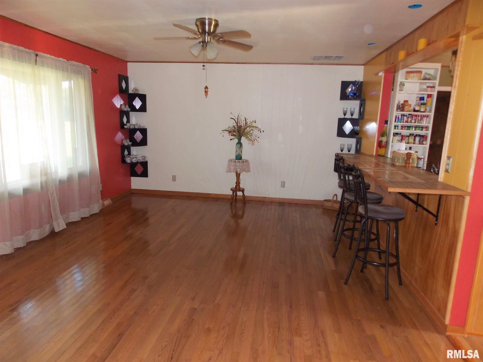 2101 Charlton Road Kell, IL 62853 - Photo 3 of 20