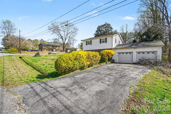 $250,000 | 5069 West Piedmont Circle, Conover, NC 28613