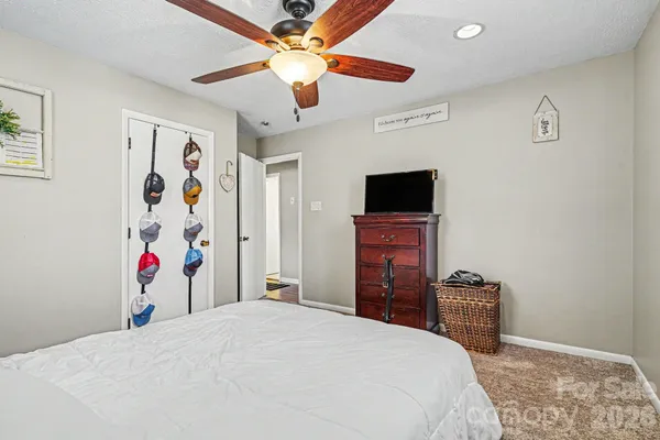 $250,000 | 5069 West Piedmont Circle, Conover, NC 28613