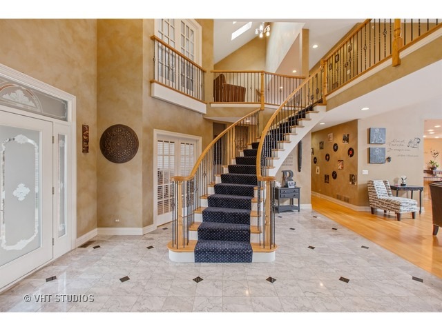 1501 Guthrie Drive Inverness, IL 60067 - Photo 2 of 25