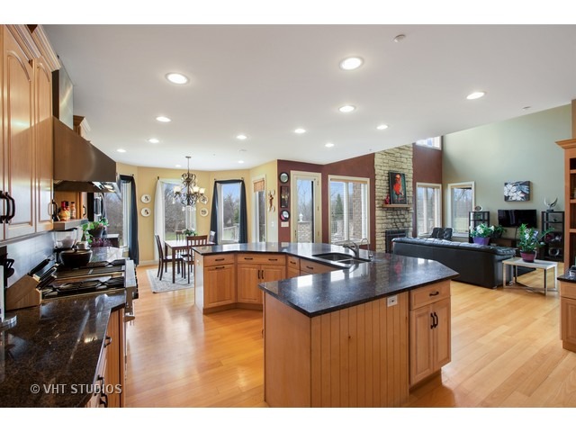 1501 Guthrie Drive Inverness, IL 60067 - Photo 5 of 25