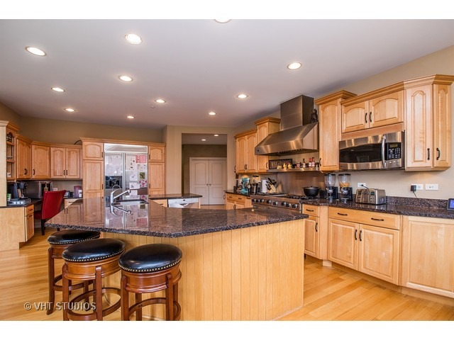 1501 Guthrie Drive Inverness, IL 60067 - Photo 6 of 25