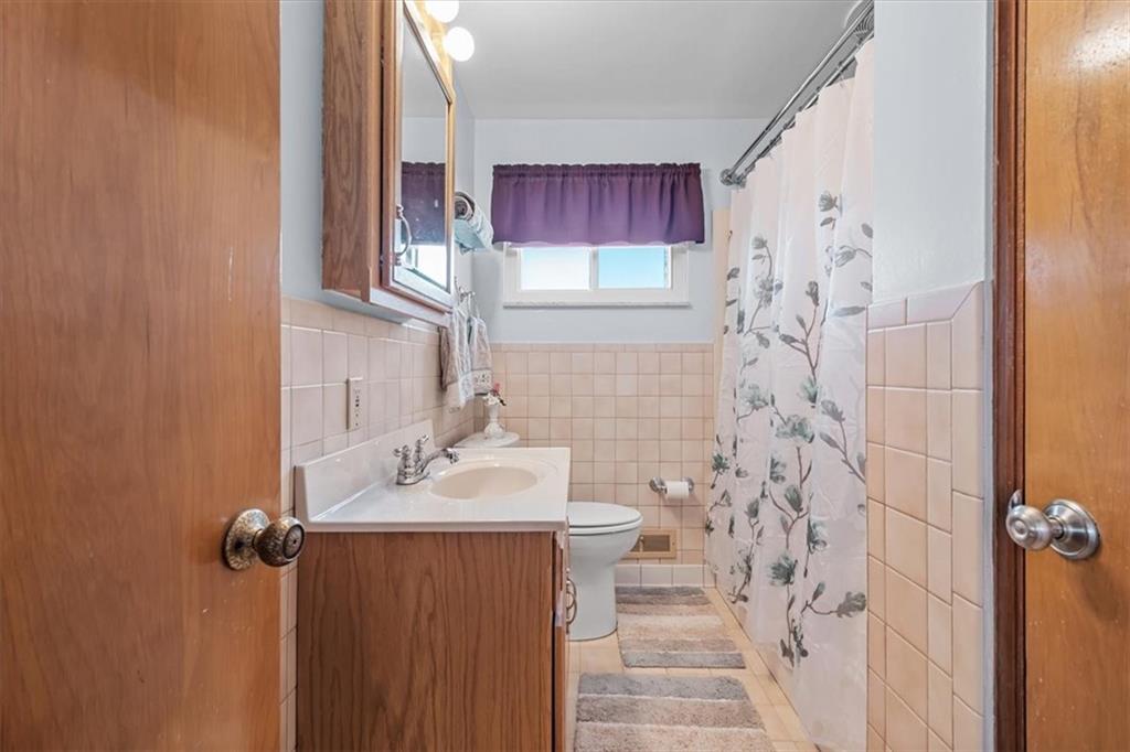 466 Orchard Spring Road Pittsburgh, PA 15220 - Photo 17 of 36 Gallery Image 17