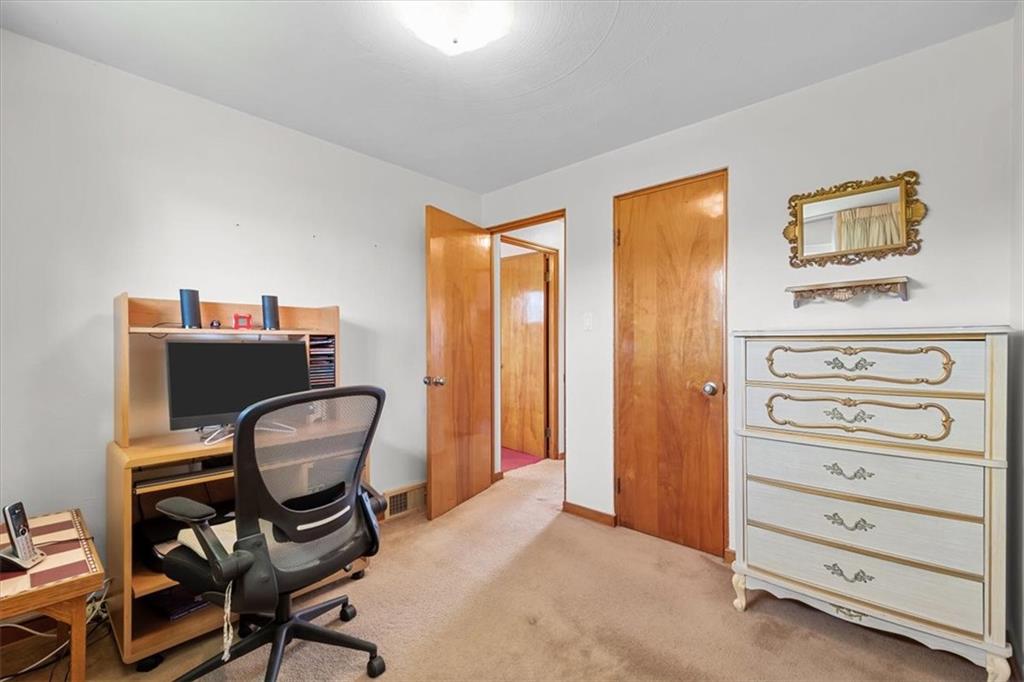 466 Orchard Spring Road Pittsburgh, PA 15220 - Photo 22 of 36 Gallery Image 22