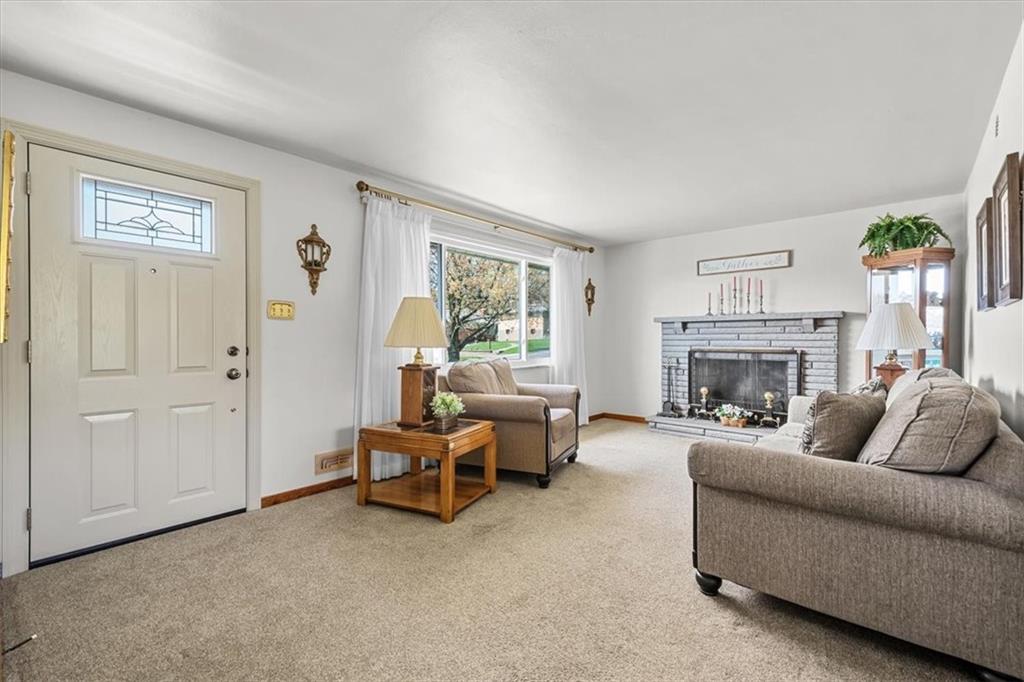 466 Orchard Spring Road Pittsburgh, PA 15220 - Photo 3 of 36 Gallery Image 3