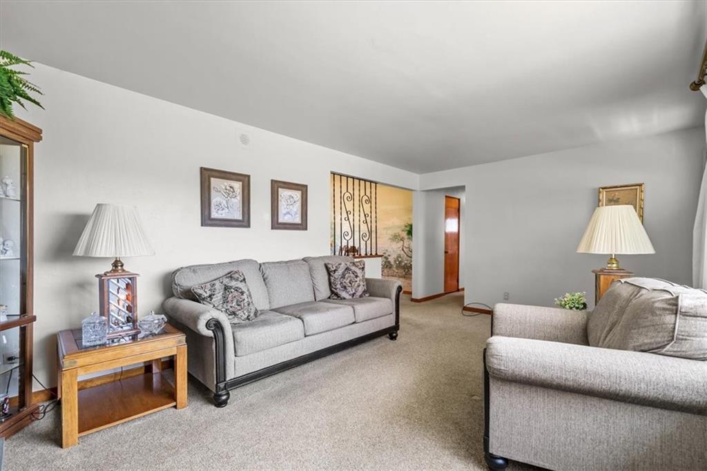 466 Orchard Spring Road Pittsburgh, PA 15220 - Photo 5 of 36 Gallery Image 5