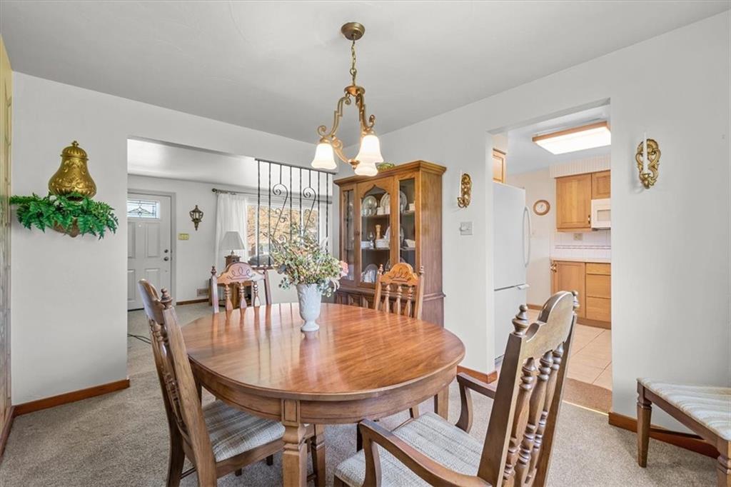 466 Orchard Spring Road Pittsburgh, PA 15220 - Photo 8 of 36 Gallery Image 8