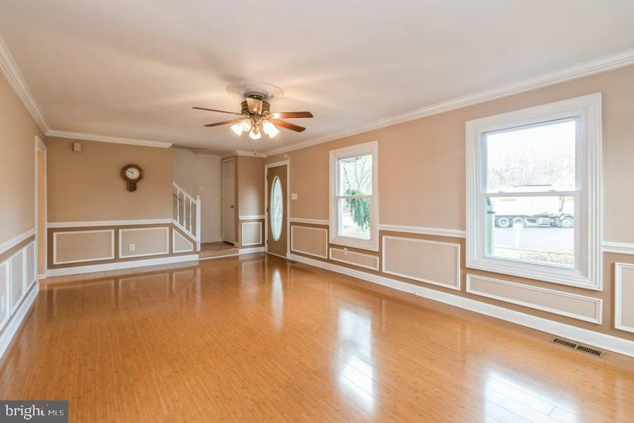 237 Tether Way Doylestown, PA 18901 - Photo 4 of 26 Living Room