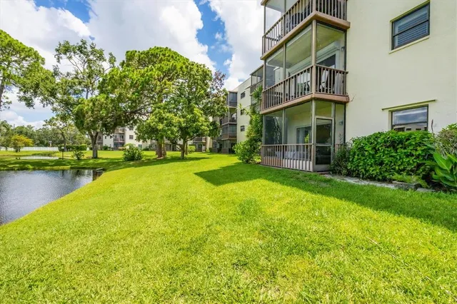$214,900 | 6188 80th Street North, Unit 102, St. Petersburg, FL 33709