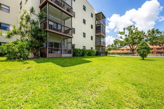 $214,900 | 6188 80th Street North, Unit 102, St. Petersburg, FL 33709