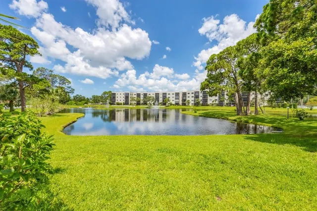 $214,900 | 6188 80th Street North, Unit 102, St. Petersburg, FL 33709