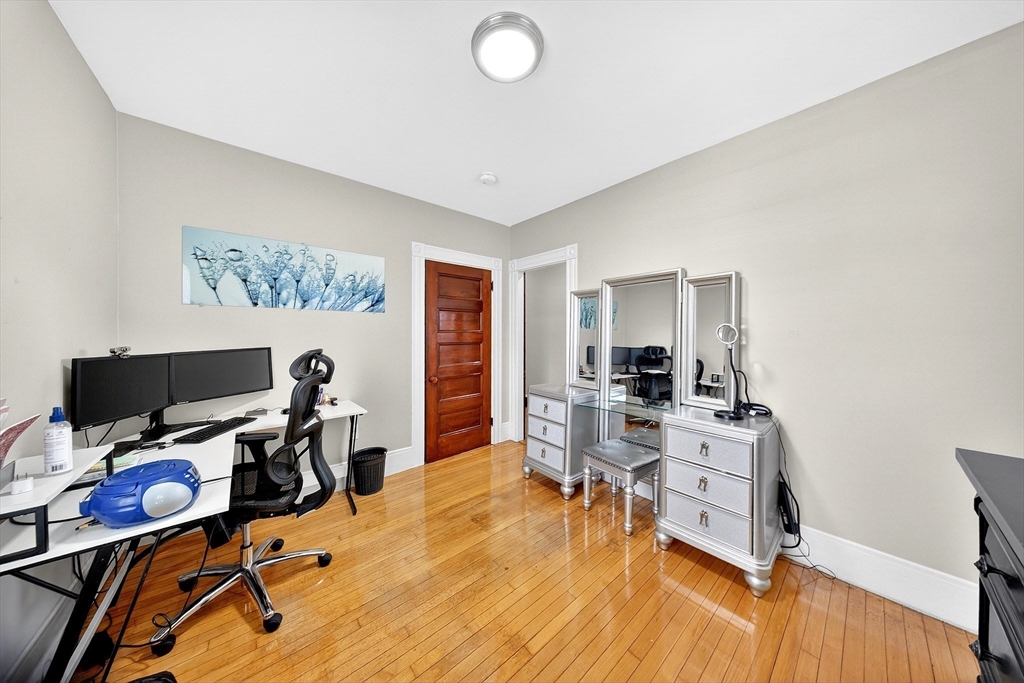 710 High Street Fall River, MA 02720 - Photo 13 of 37