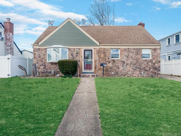 $675,000 | 215 Hathaway Avenue, Elmont, NY 11003