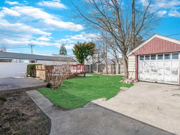 $675,000 | 215 Hathaway Avenue, Elmont, NY 11003