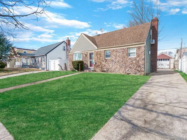 $675,000 | 215 Hathaway Avenue, Elmont, NY 11003