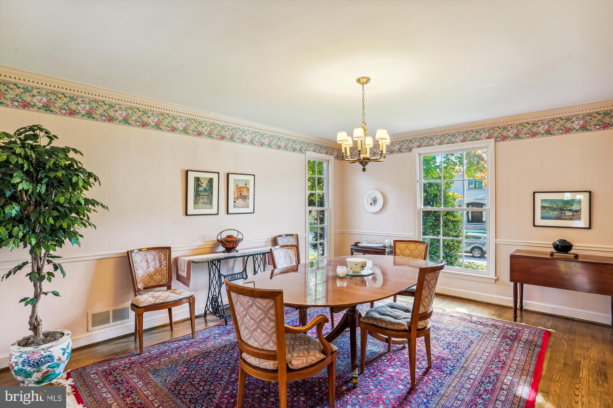 5517 Devon Road Bethesda, MD 20814 - Photo 17 of 61 Elegant Dining Room