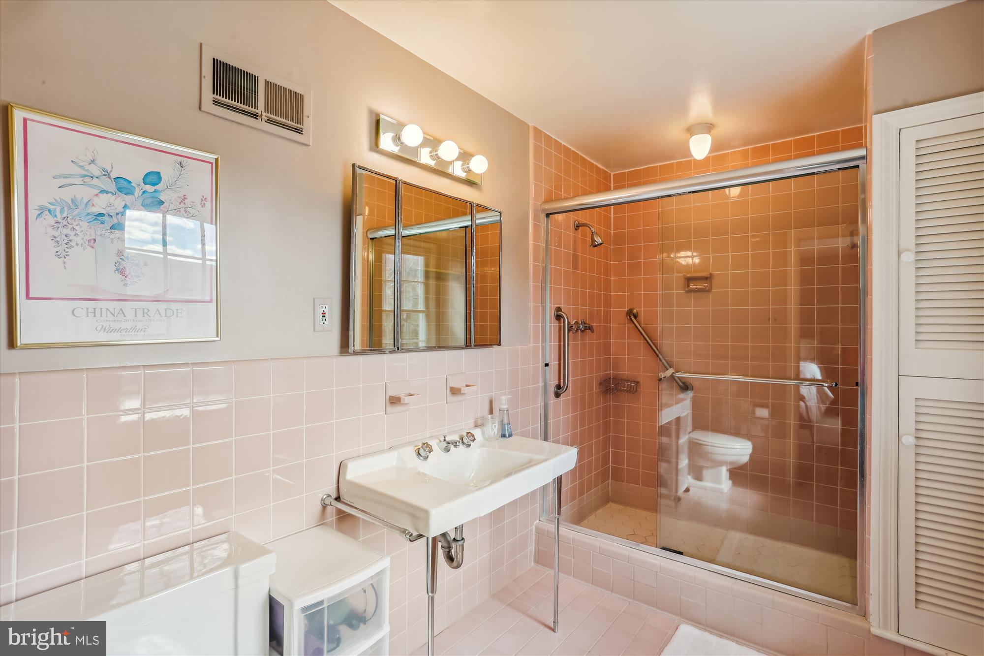 5517 Devon Road Bethesda, MD 20814 - Photo 25 of 61 Primary Bathroom