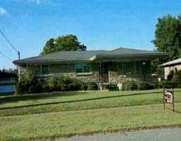2322 Farnsley Road Louisville, KY 40216 - Photo 1 of 1 Primary Photo