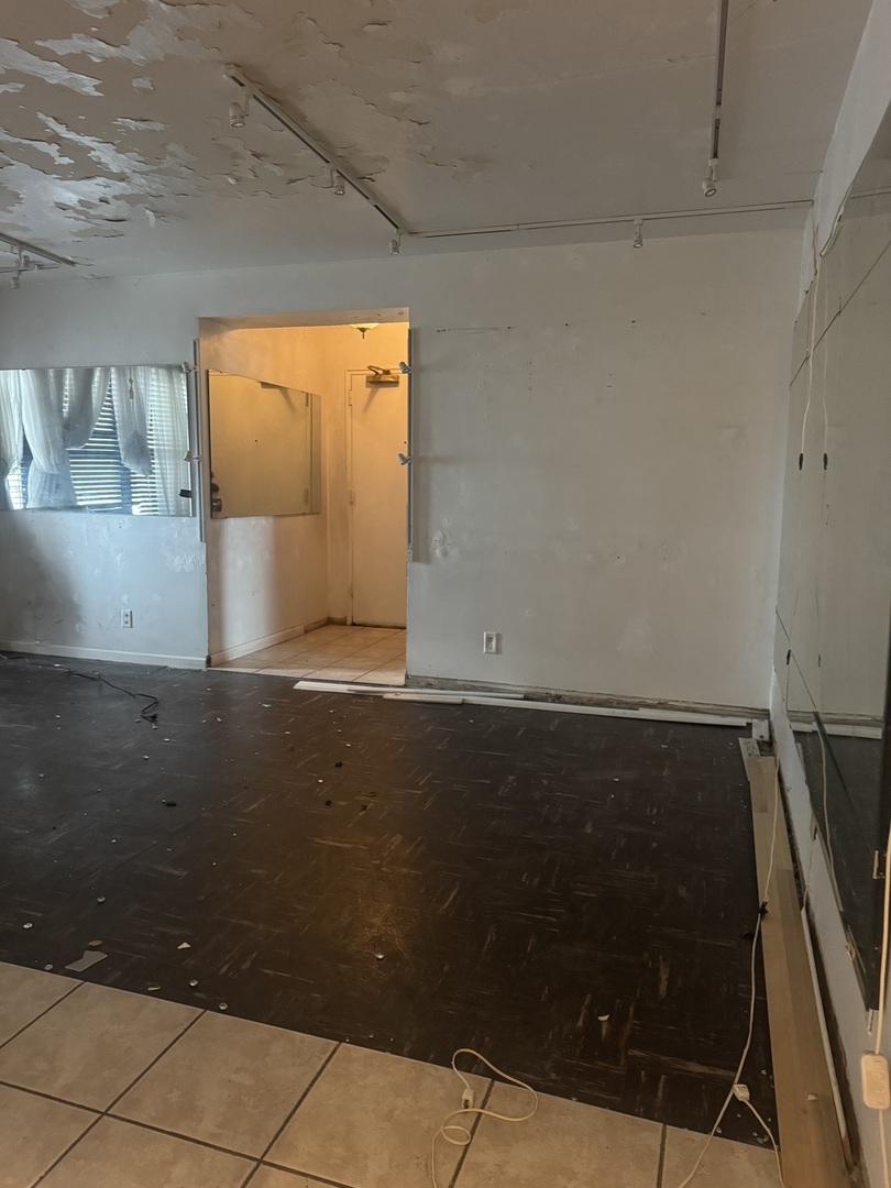 6118 North Sheridan Road, Unit 707 Chicago, IL 60660 - Photo 5 of 7