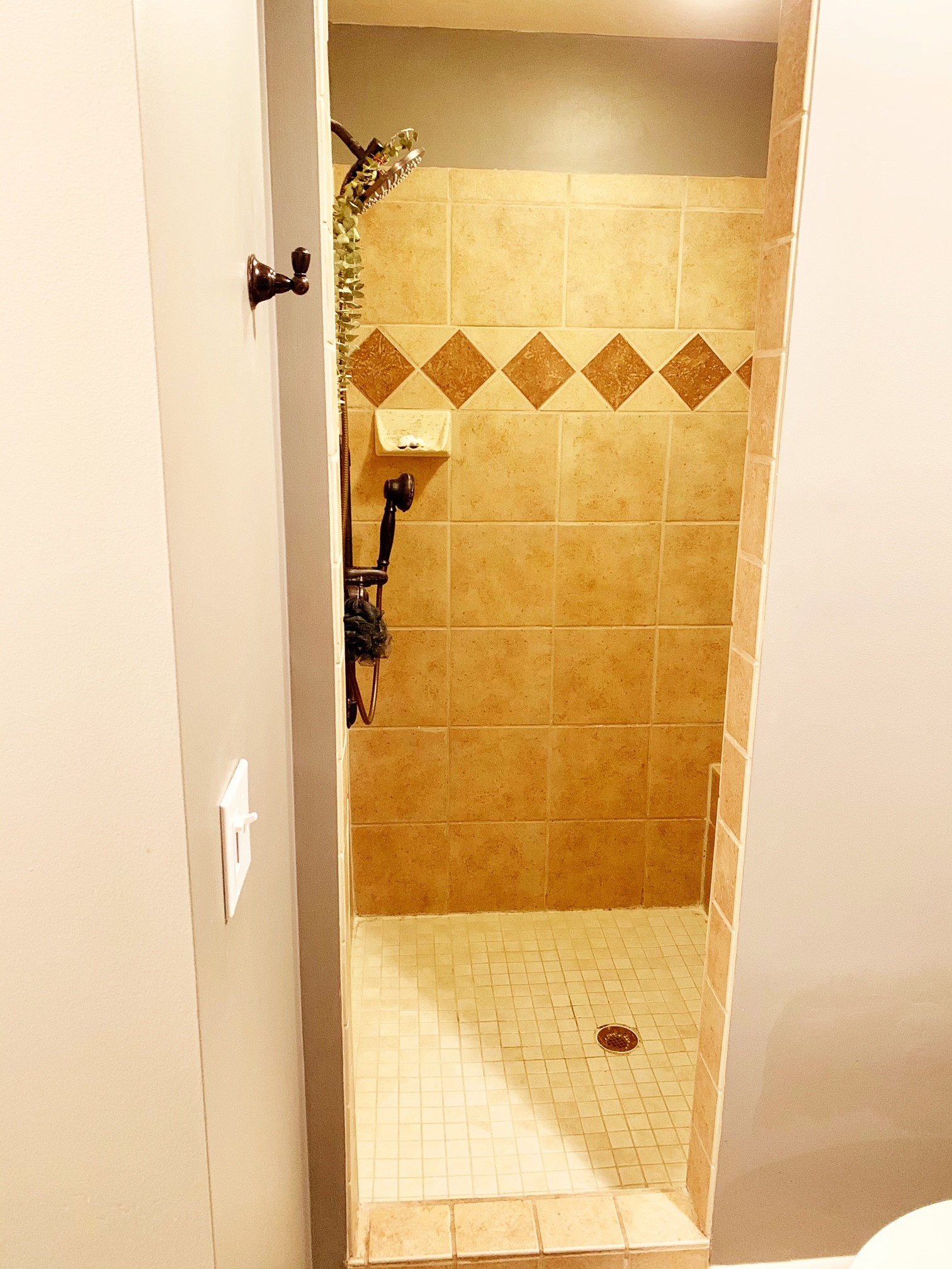 4902 Timberhill Drive Nashville, TN 37211 - Photo 22 of 30 a bathroom with a shower