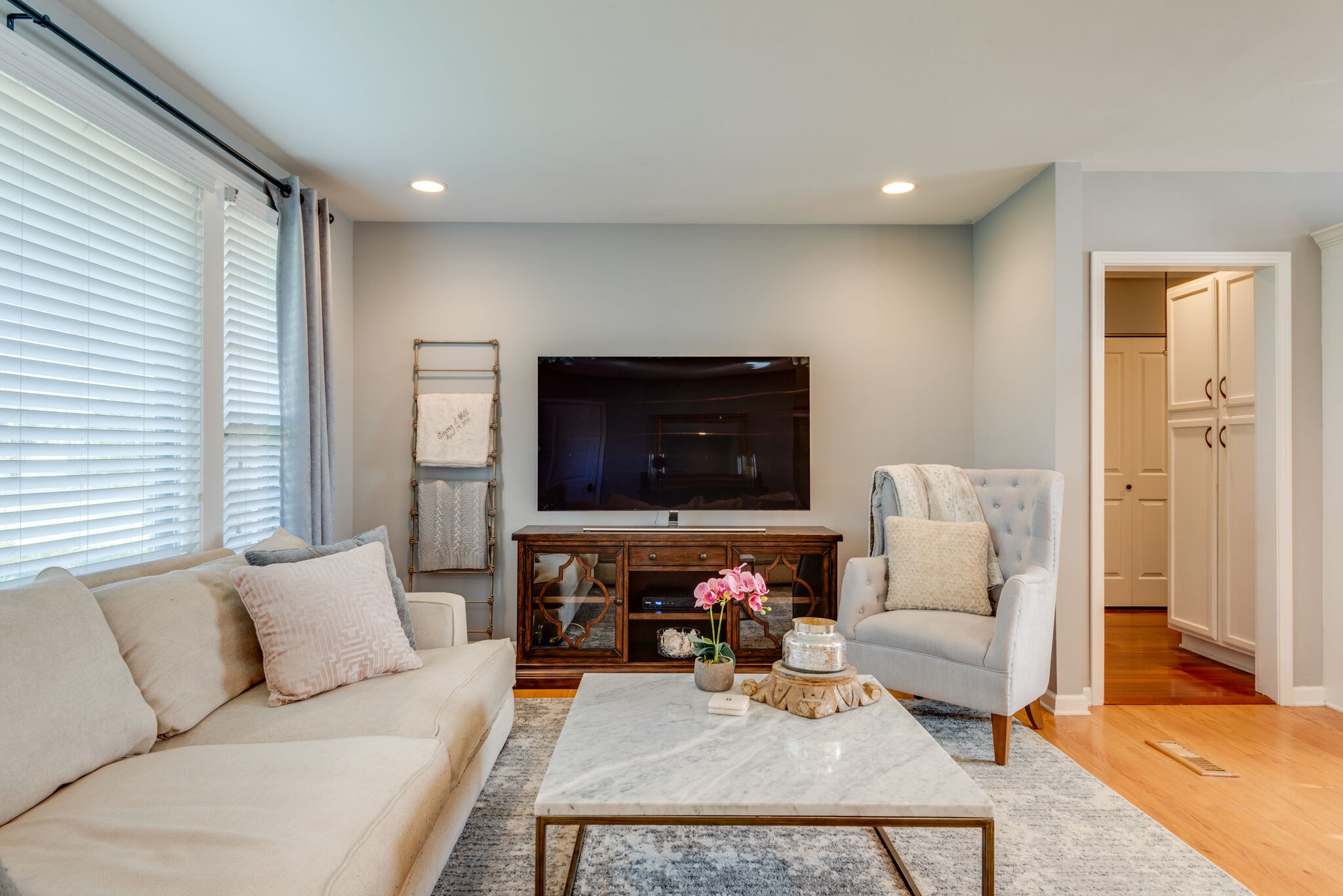 4902 Timberhill Drive Nashville, TN 37211 - Photo 6 of 30 a living room with furniture and a couch