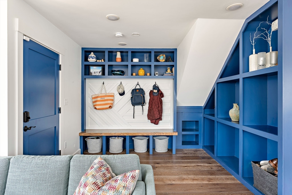 62 Governor Winthrop Road, Unit 1 Somerville, MA 02145 - Photo 2 of 26