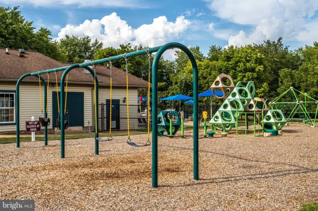 $374,500 | 2500 Waterside Drive, Unit 303, Frederick, MD 21701