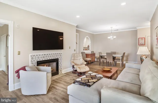 $374,500 | 2500 Waterside Drive, Unit 303, Frederick, MD 21701