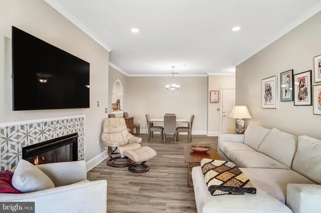 $374,500 | 2500 Waterside Drive, Unit 303, Frederick, MD 21701