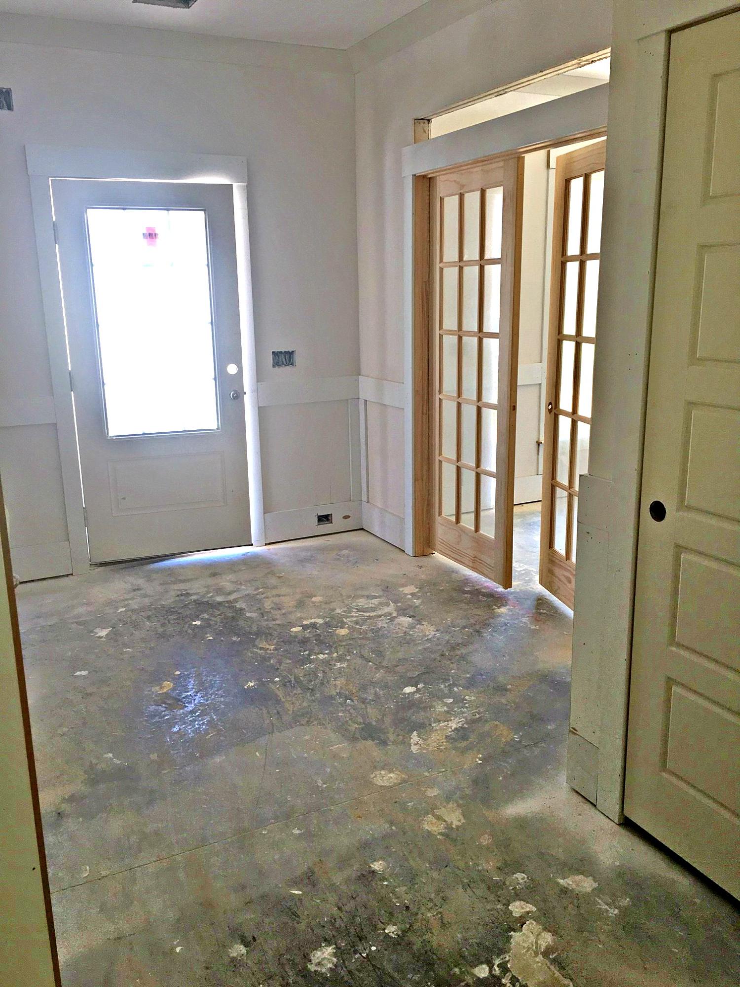 1156 Sharpestowne Court Mount Pleasant, SC 29466 - Photo 3 of 13 Front Door / Foyer / Study
