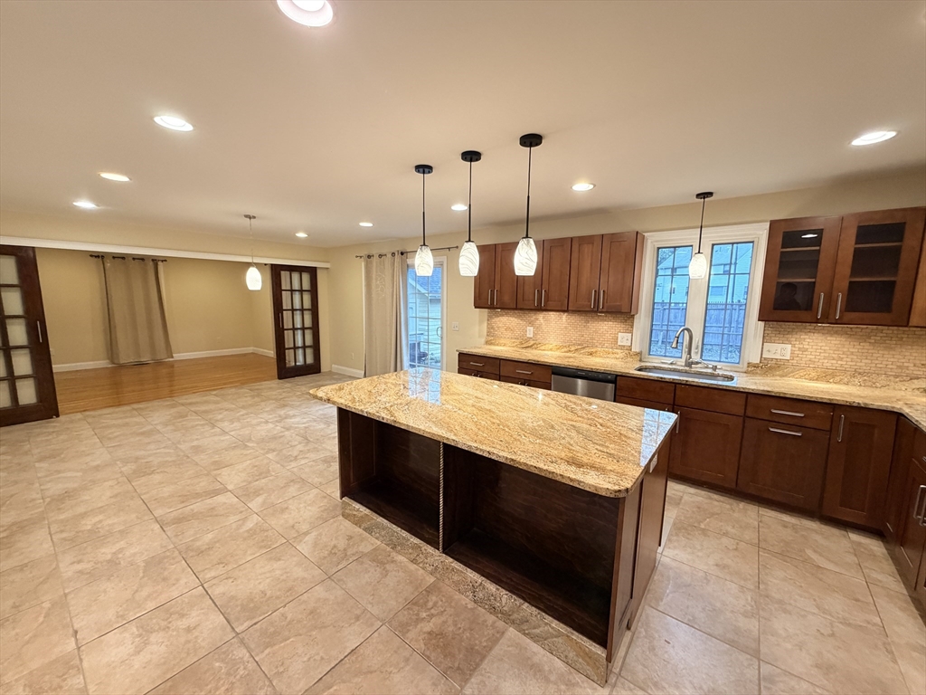 112 Quinobequin Road Newton, MA 02462 - Photo 4 of 23