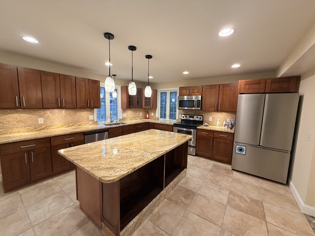 112 Quinobequin Road Newton, MA 02462 - Photo 5 of 23