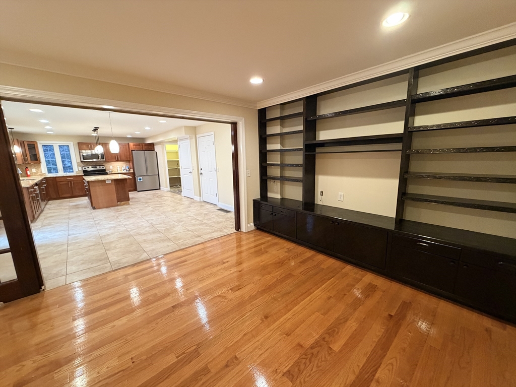 112 Quinobequin Road Newton, MA 02462 - Photo 6 of 23