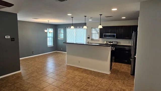 $1,800 | 1051 Dorn, Kyle, TX 78640