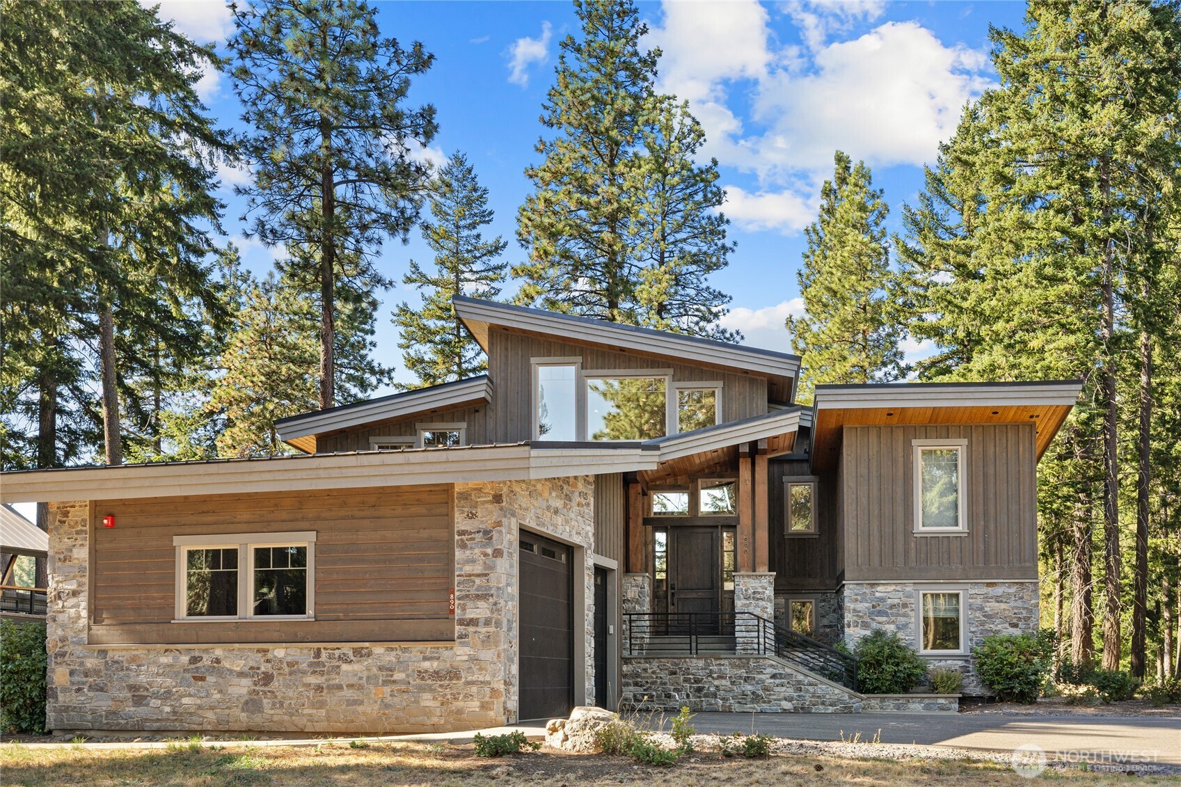 890 Larkspur Loop Cle Elum, WA 98922 - Photo 2 of 40 a view of a house with a tree