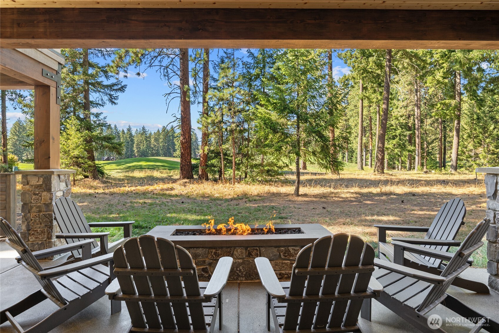 890 Larkspur Loop Cle Elum, WA 98922 - Photo 35 of 40 a view of a two chairs and table in patio