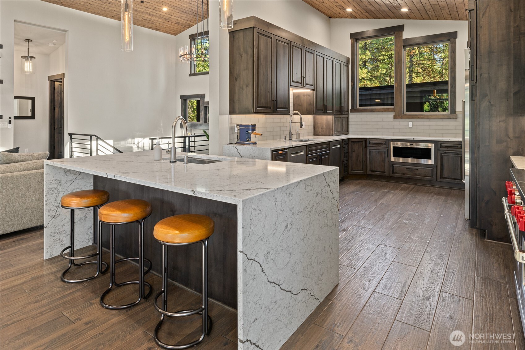 890 Larkspur Loop Cle Elum, WA 98922 - Photo 9 of 40 a kitchen with counter space cabinets and appliances