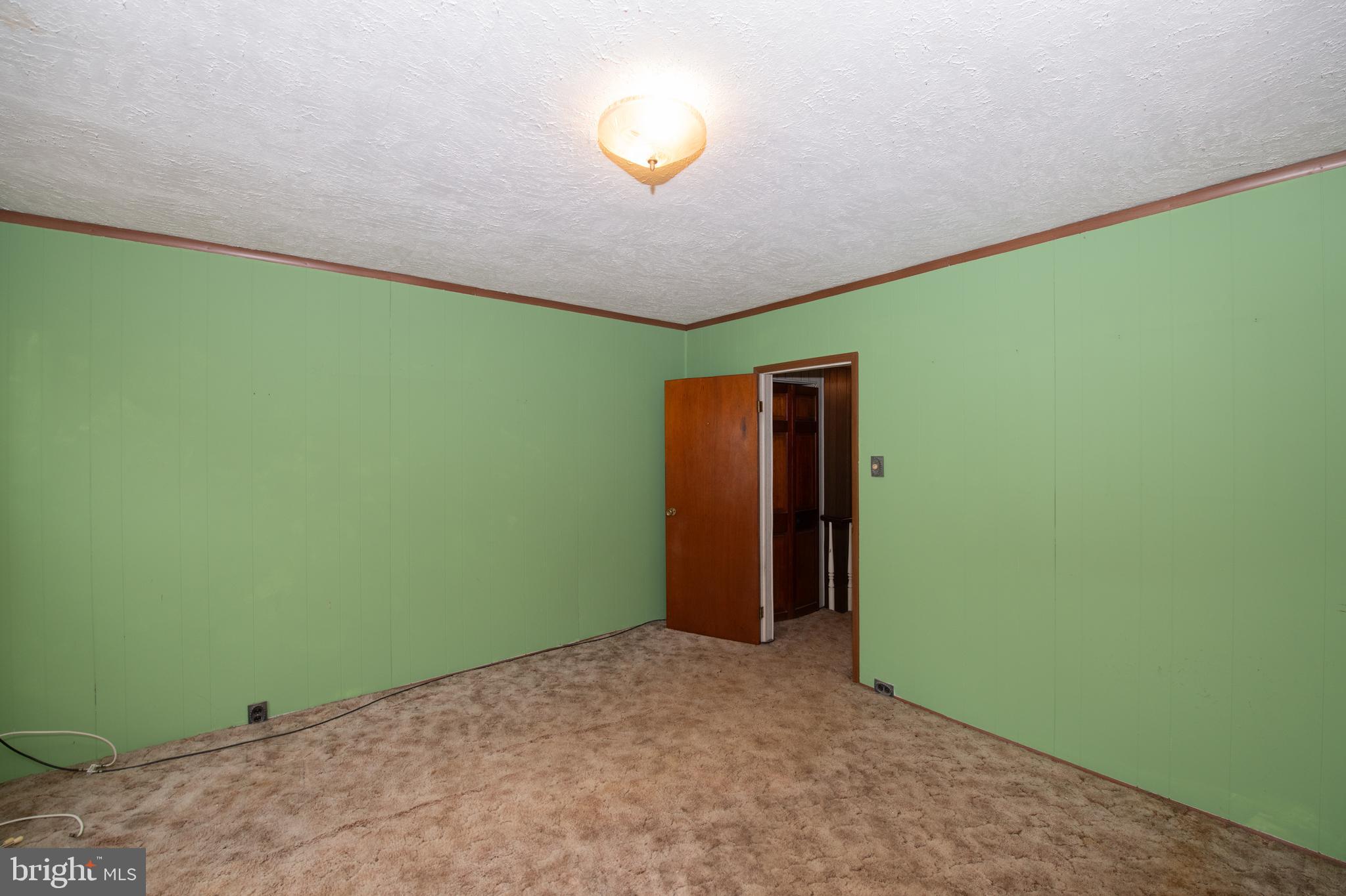 170 Markle Street Philadelphia, PA 19127 - Photo 18 of 19 Front Bedroom