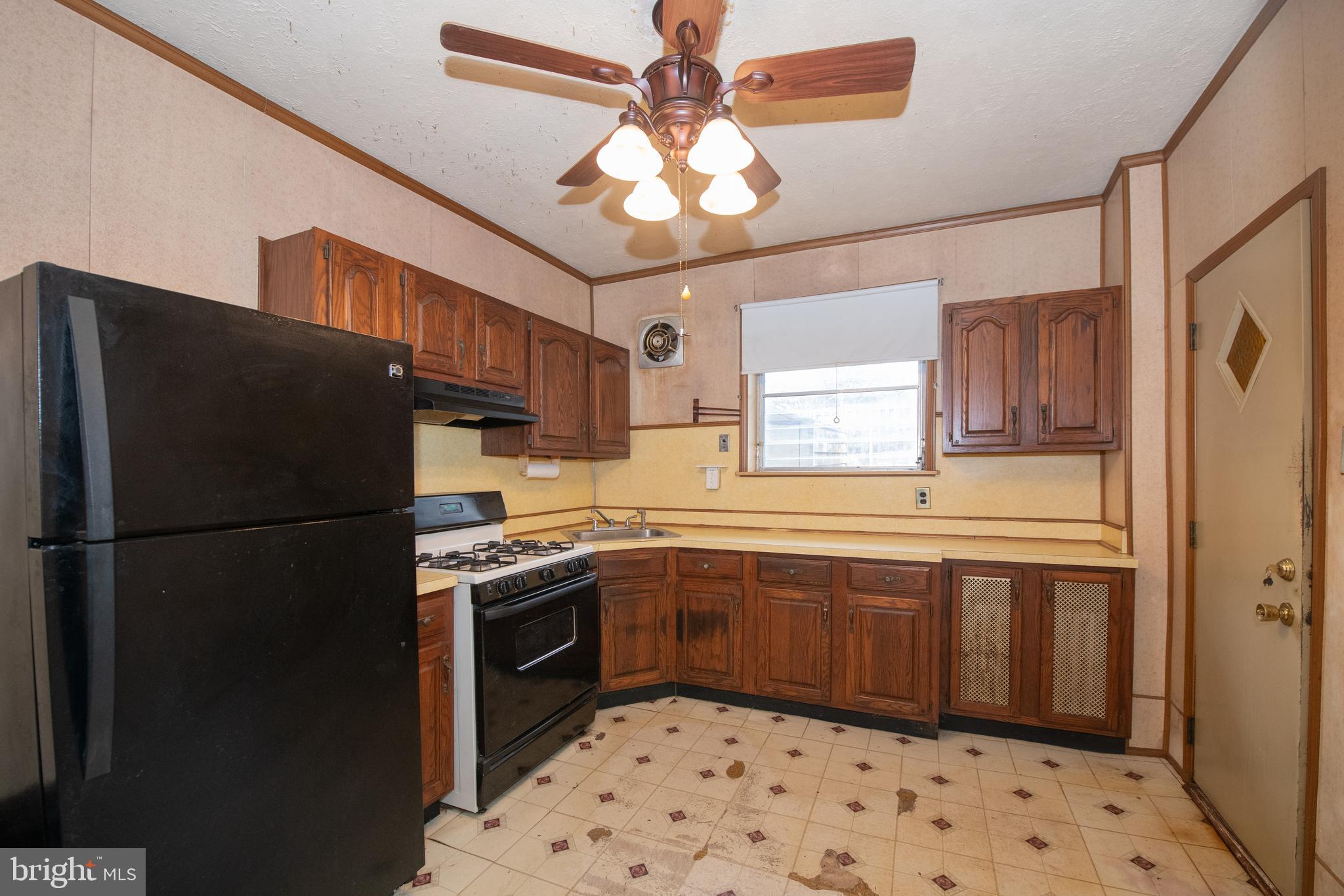170 Markle Street Philadelphia, PA 19127 - Photo 6 of 19 Kitchen