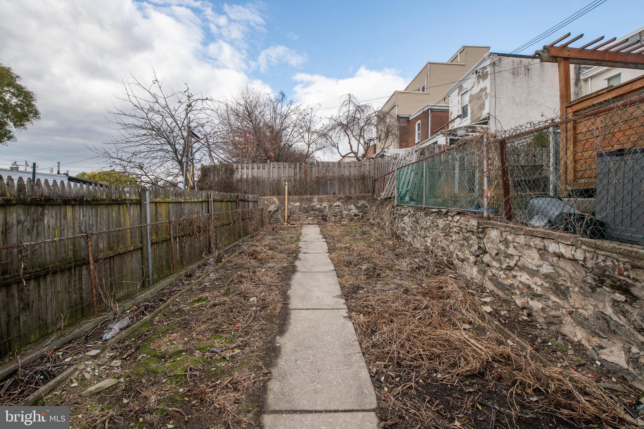 170 Markle Street Philadelphia, PA 19127 - Photo 8 of 19 Backyard