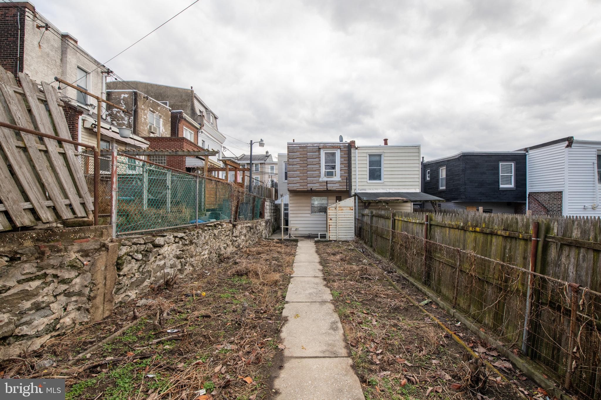 170 Markle Street Philadelphia, PA 19127 - Photo 9 of 19 Backyard