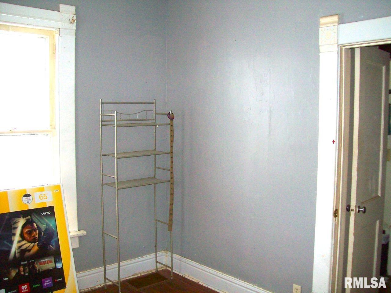 33 North Maple Street Winchester, IL 62694 - Photo 12 of 14