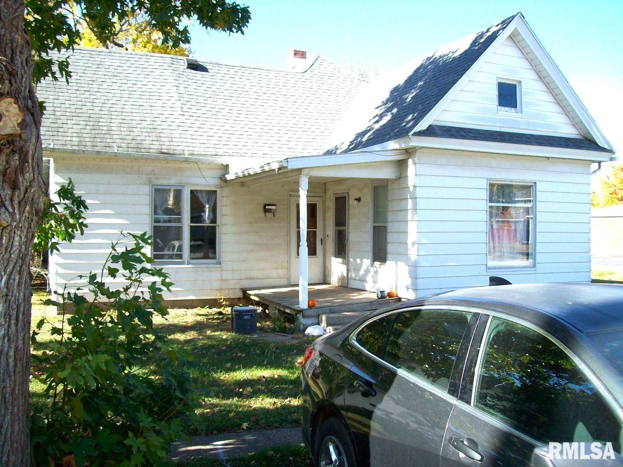 33 North Maple Street Winchester, IL 62694 - Photo 2 of 14