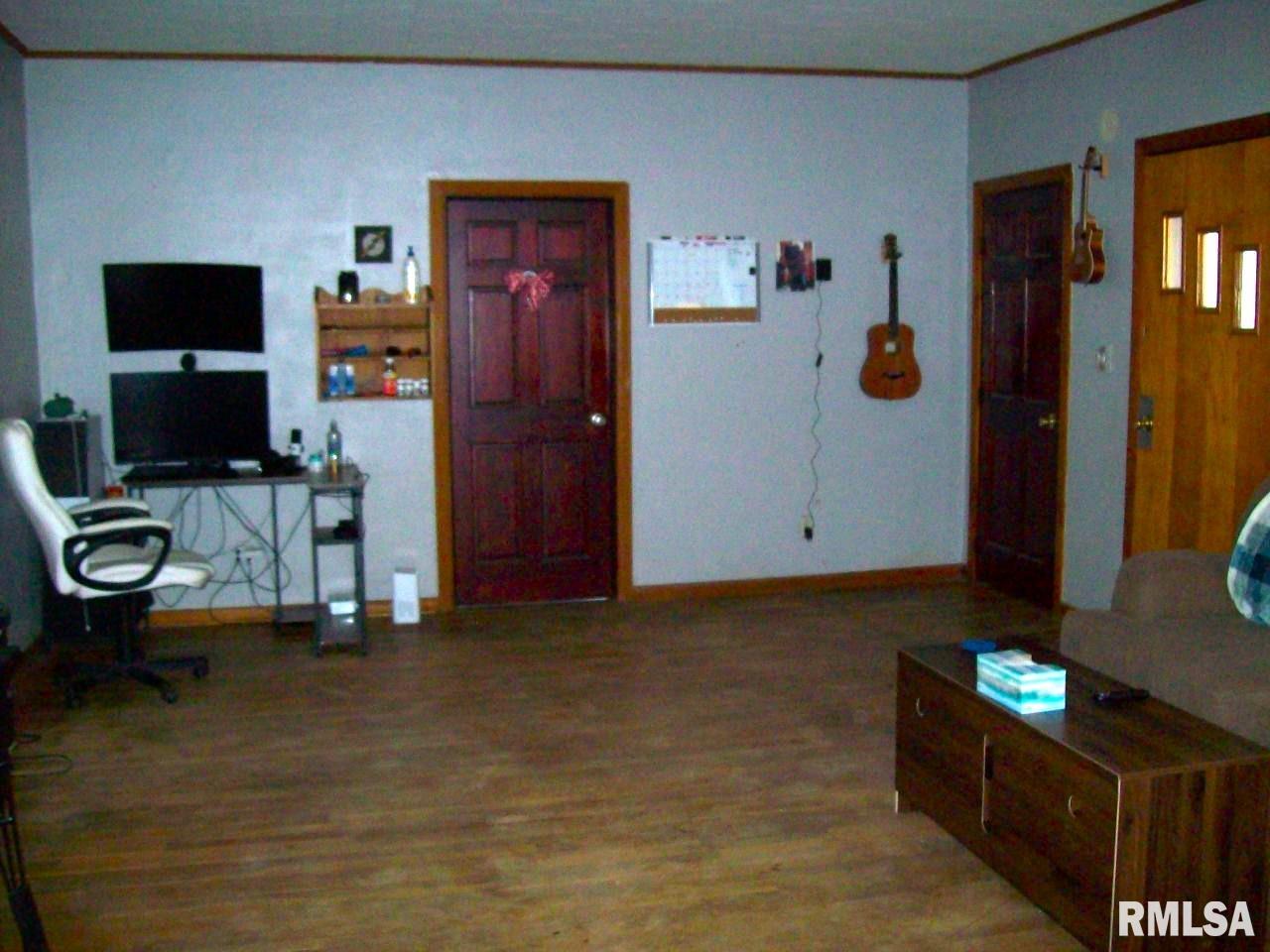 33 North Maple Street Winchester, IL 62694 - Photo 4 of 14